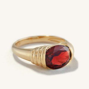 Heirloom Ring (Garnet) size 9 mejuri